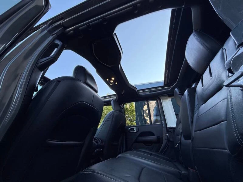 2022 Jeep JL Wrangler - Image 18 of 20