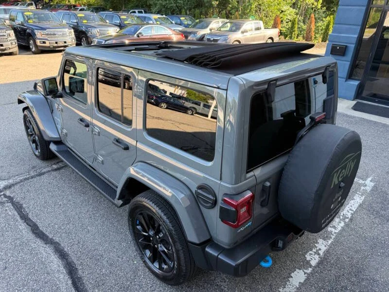 2022 Jeep JL Wrangler - Image 14 of 20