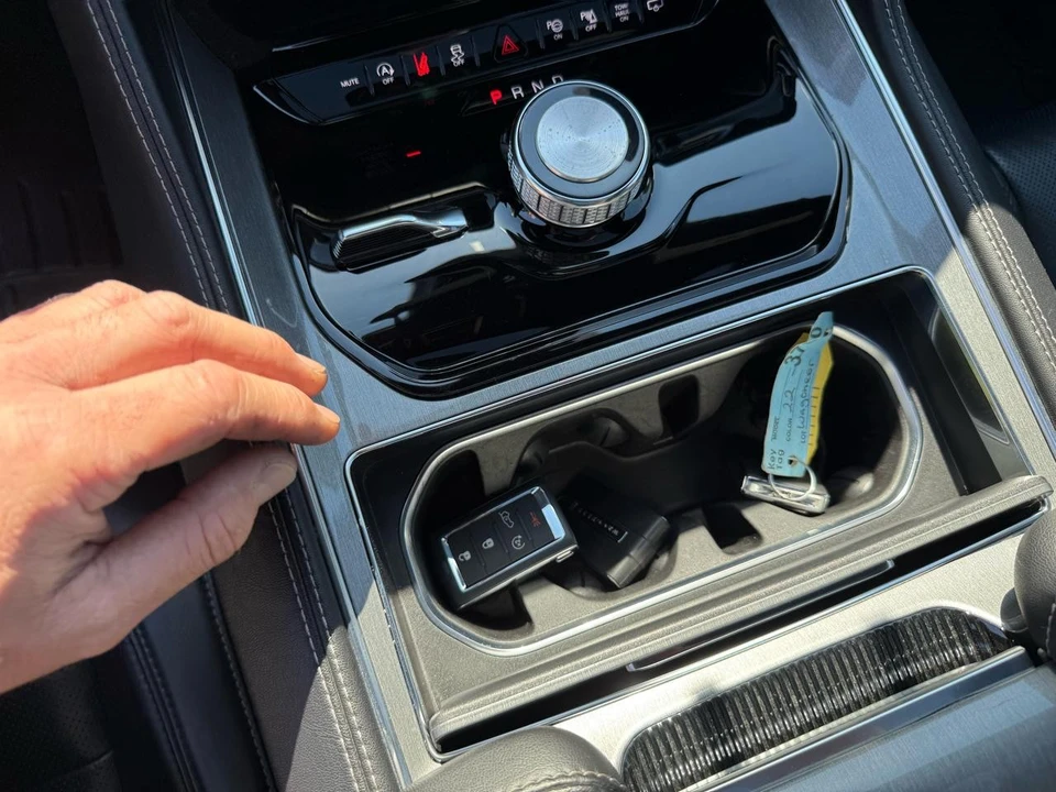 2022 Jeep WS Wagoneer - Image 28 of 31