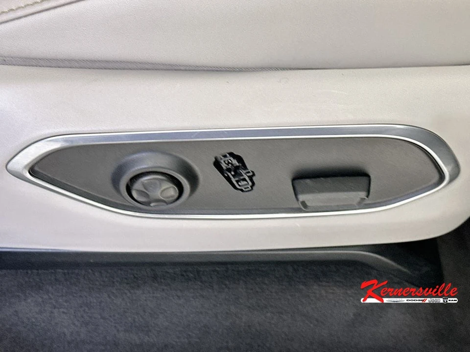2022 Jeep WS Wagoneer - Image 23 of 24