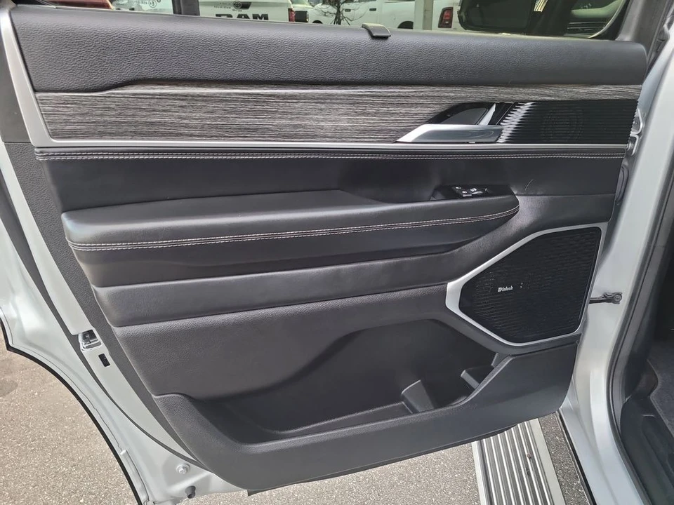 2022 Jeep WS Wagoneer - Image 11 of 12