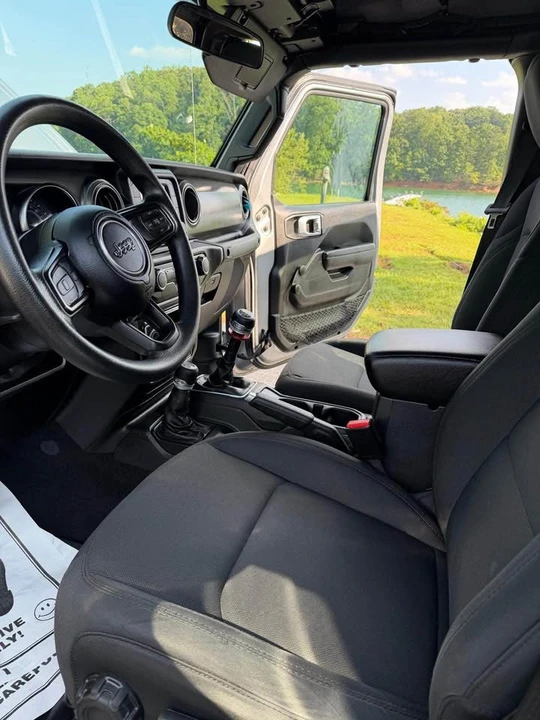 2022 Jeep JT Gladiator - Image 2 of 9