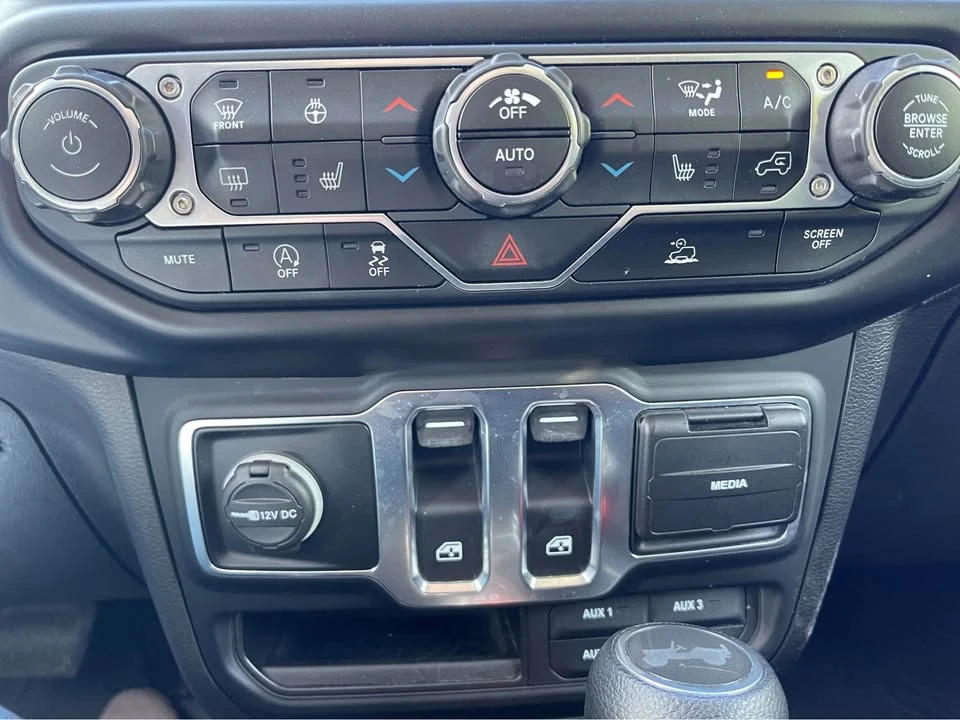 2022 Jeep JL Wrangler - Image 18 of 19