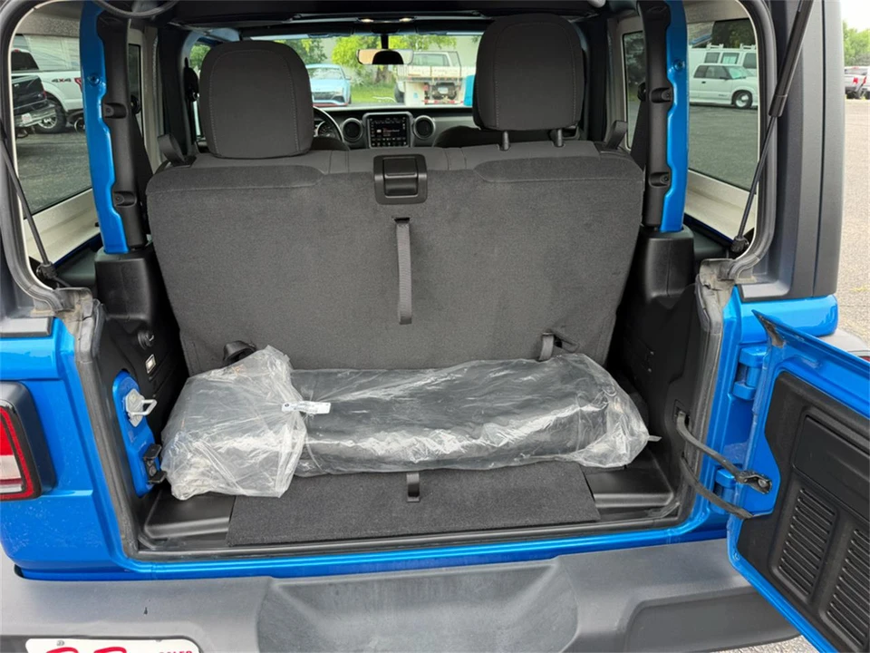 2022 Jeep JL Wrangler - Image 25 of 31