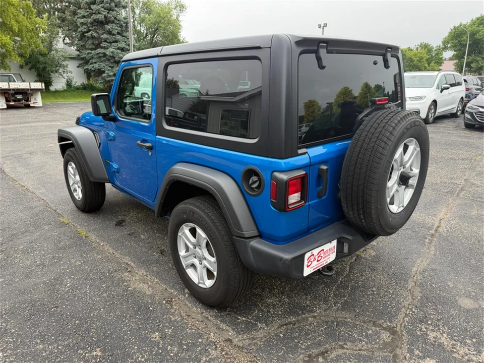 2022 Jeep JL Wrangler - Image 9 of 31