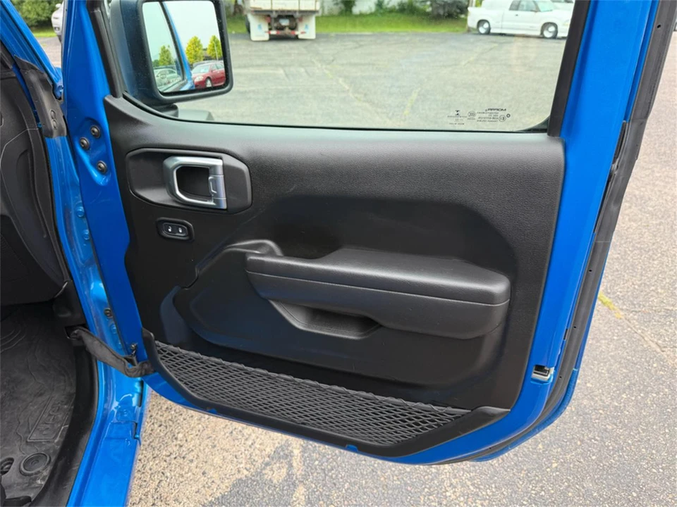 2022 Jeep JL Wrangler - Image 26 of 31