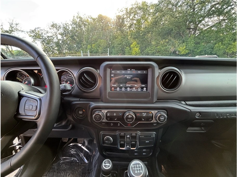 2022 Jeep JL Wrangler - Image 11 of 21