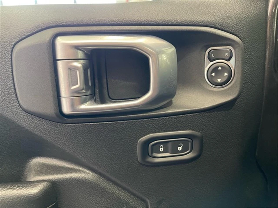 2022 Jeep JL Wrangler - Image 21 of 31