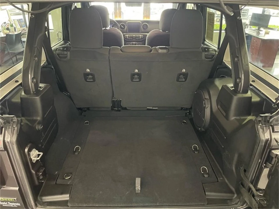 2022 Jeep JL Wrangler - Image 31 of 31