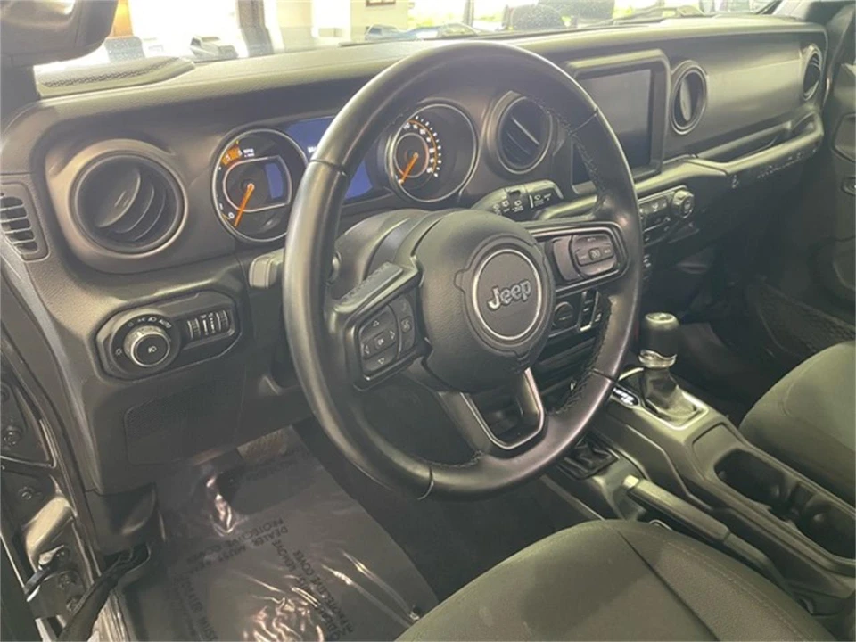 2022 Jeep JL Wrangler - Image 22 of 31