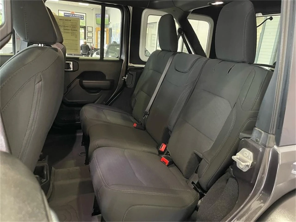 2022 Jeep JL Wrangler - Image 30 of 31