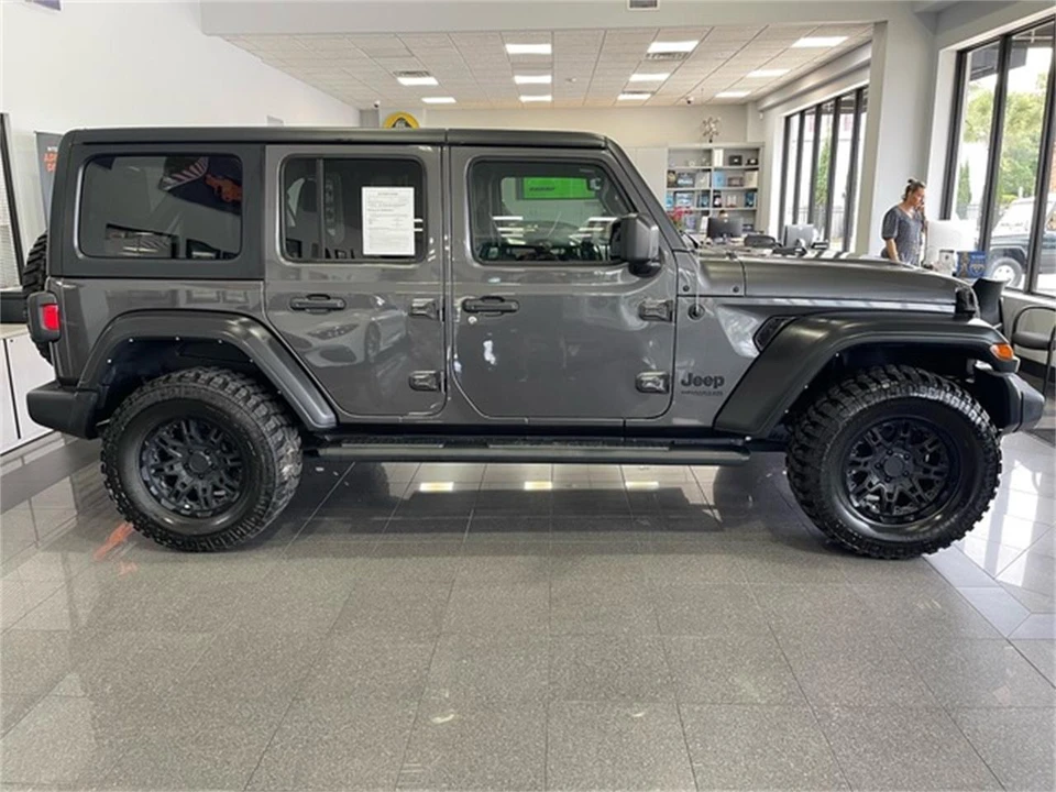 2022 Jeep JL Wrangler - Image 6 of 31