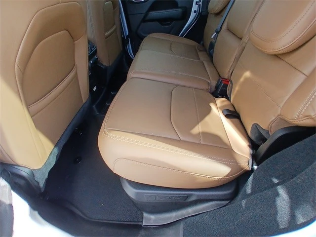 2022 Jeep JL Wrangler - Image 14 of 21