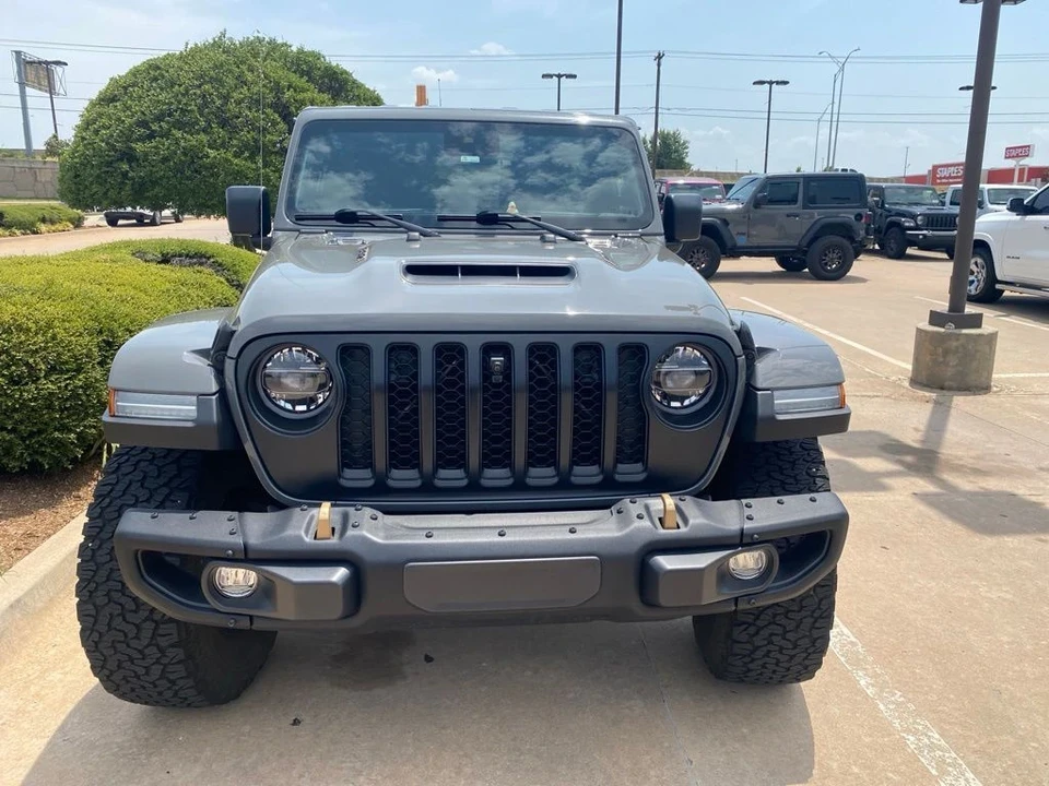 2022 Jeep JL Wrangler - Image 2 of 2