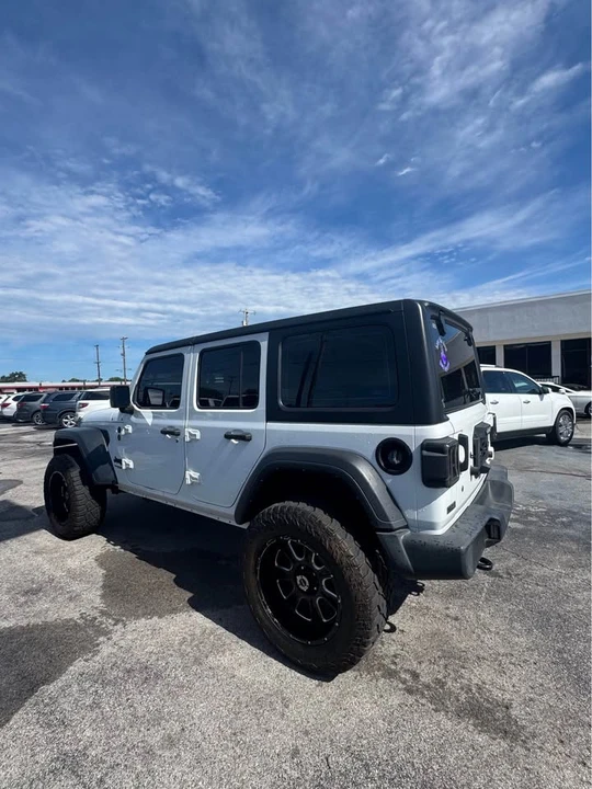 2022 Jeep JL Wrangler - Image 5 of 11