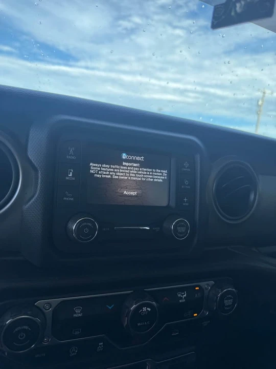 2022 Jeep JL Wrangler - Image 8 of 11