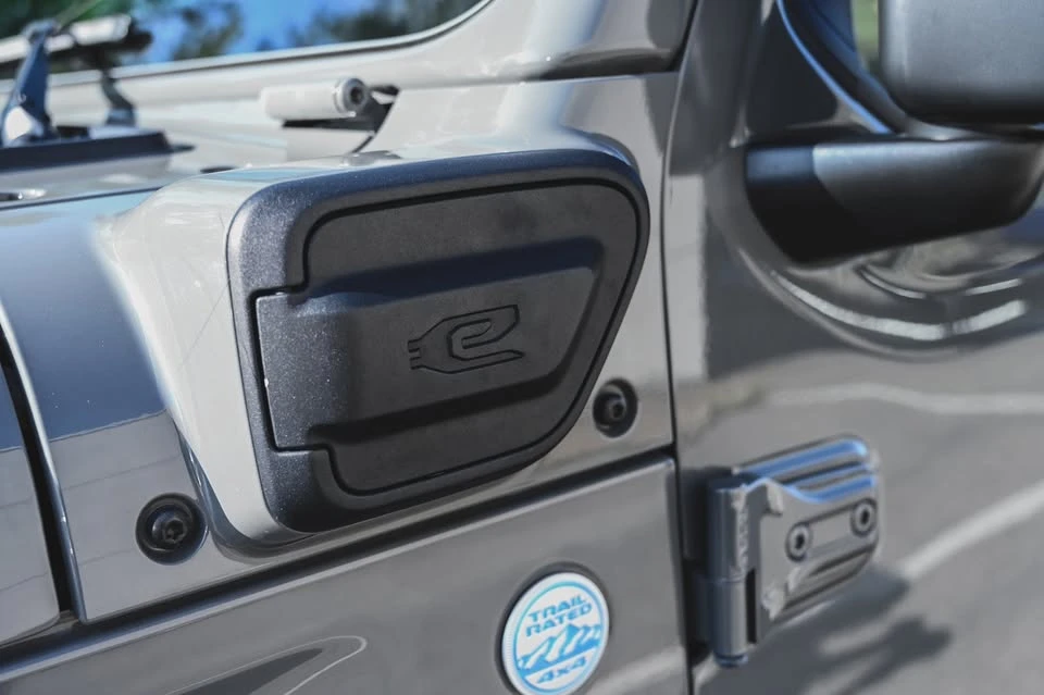 2022 Jeep JL Wrangler - Image 8 of 20