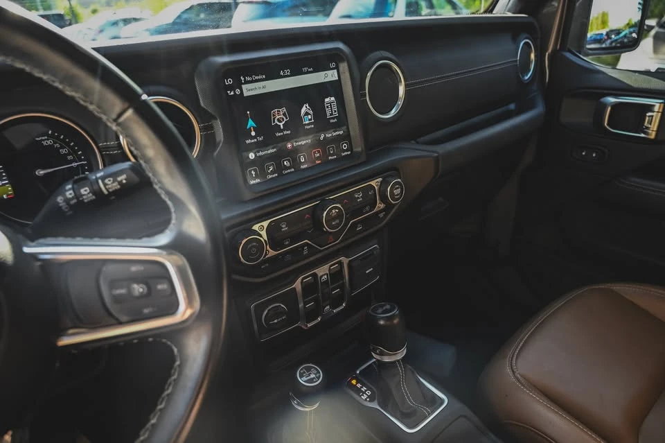 2022 Jeep JL Wrangler - Image 16 of 20