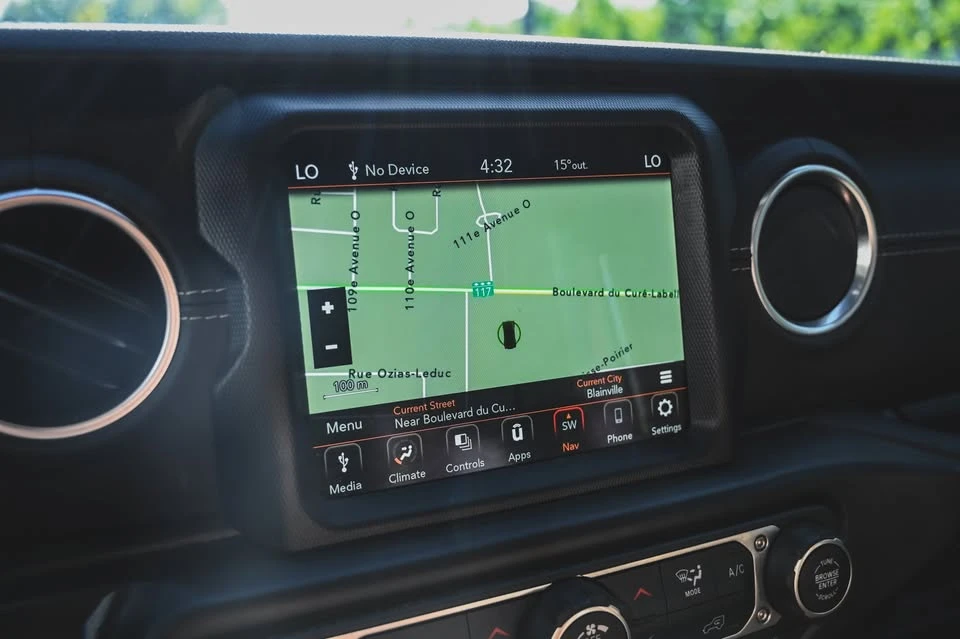 2022 Jeep JL Wrangler - Image 18 of 20
