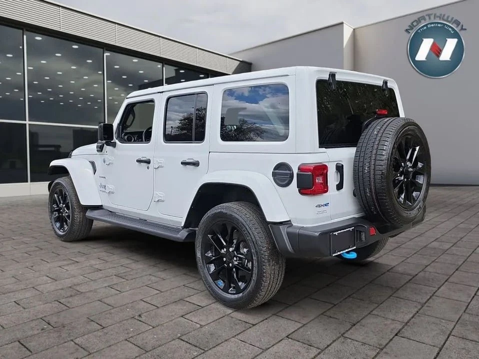 2022 Jeep JL Wrangler - Image 3 of 17