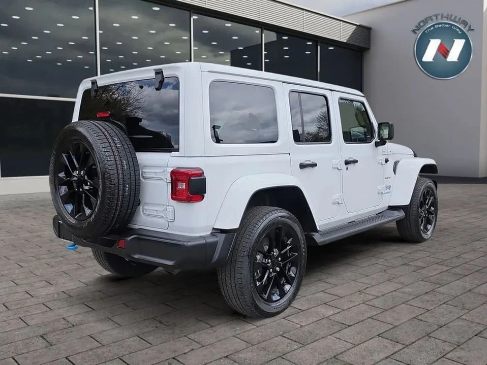 2022 Jeep JL Wrangler - Image 5 of 17