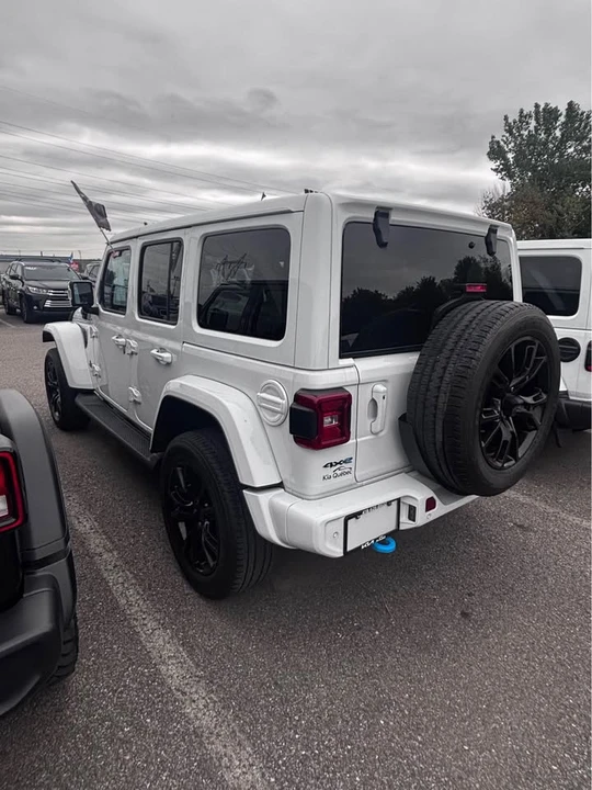 2022 Jeep JL Wrangler - Image 6 of 7