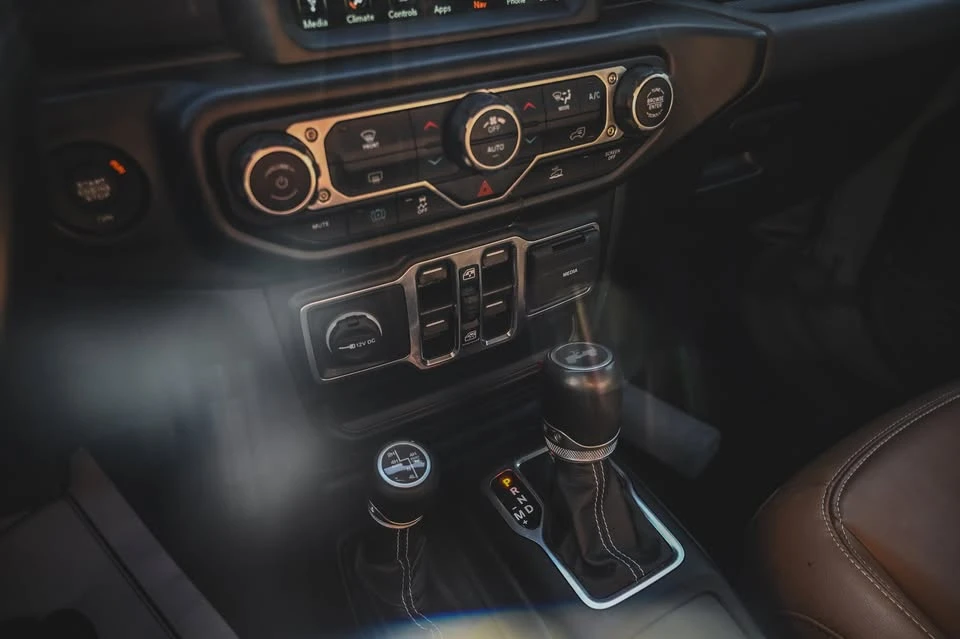 2022 Jeep JL Wrangler - Image 17 of 20