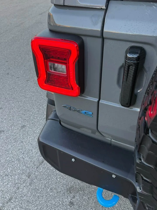 2022 Jeep JL Wrangler - Image 10 of 11