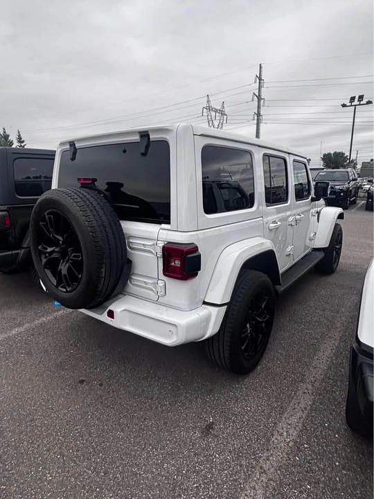 2022 Jeep JL Wrangler - Image 4 of 7