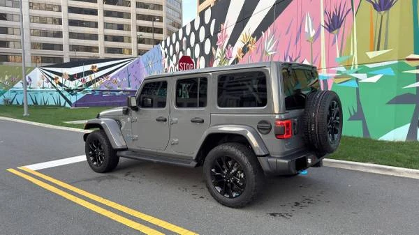 2022 Jeep JL Wrangler - Image 6 of 8