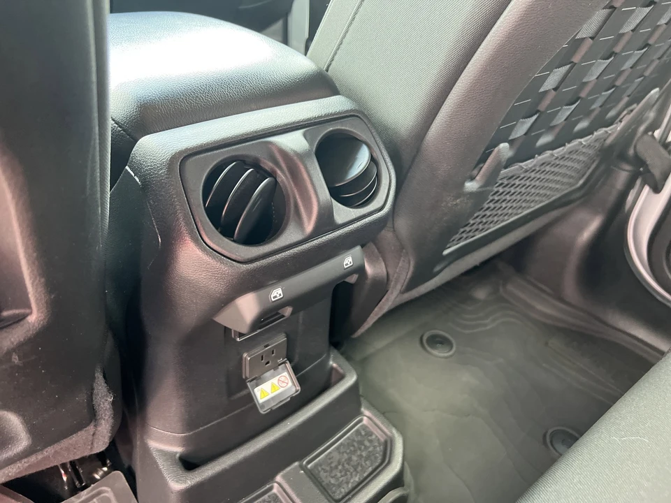 2022 Jeep JL Wrangler - Image 11 of 12