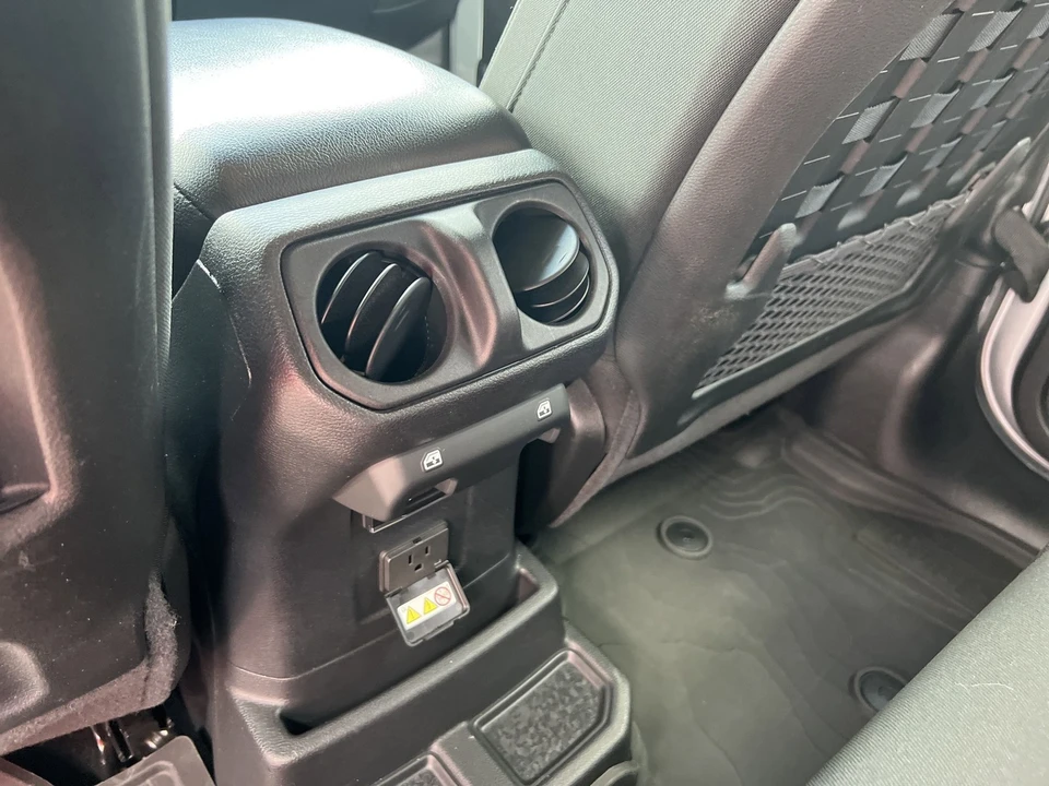 2022 Jeep JL Wrangler - Image 11 of 12