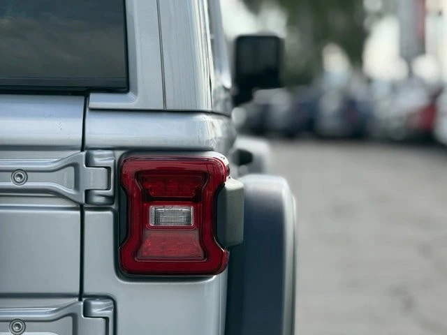 2022 Jeep JL Wrangler - Image 10 of 12