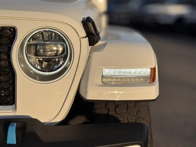 2022 Jeep JL Wrangler - Image 8 of 12