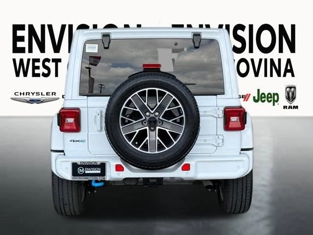 2022 Jeep JL Wrangler - Image 11 of 12
