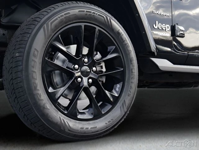 2022 Jeep JL Wrangler - Image 13 of 24