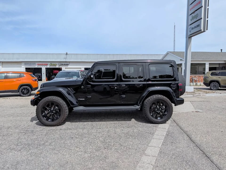 2022 Jeep JL Wrangler - Image 12 of 12