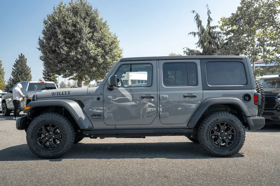 2022 Jeep JL Wrangler - Image 5 of 20