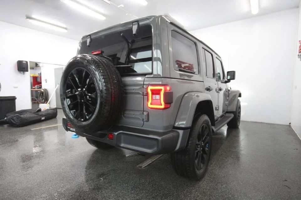 2022 Jeep JL Wrangler - Image 8 of 15