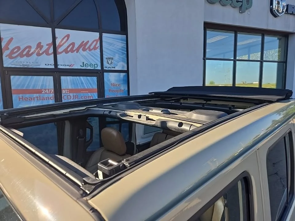2022 Jeep JL Wrangler - Image 18 of 20