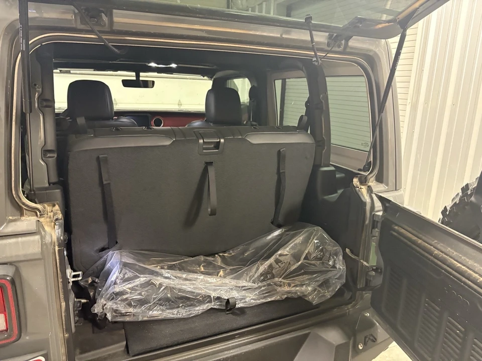 2022 Jeep JL Wrangler - Image 15 of 21