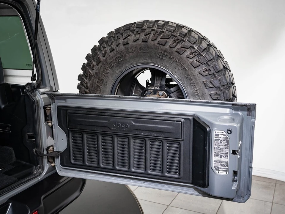 2022 Jeep JL Wrangler - Image 18 of 21