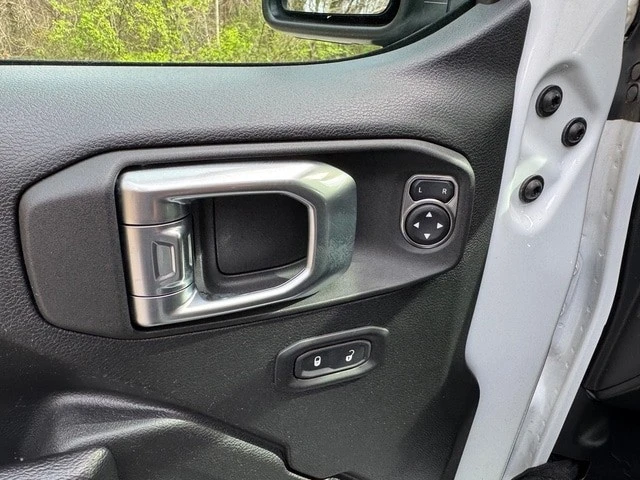 2022 Jeep JL Wrangler - Image 12 of 21