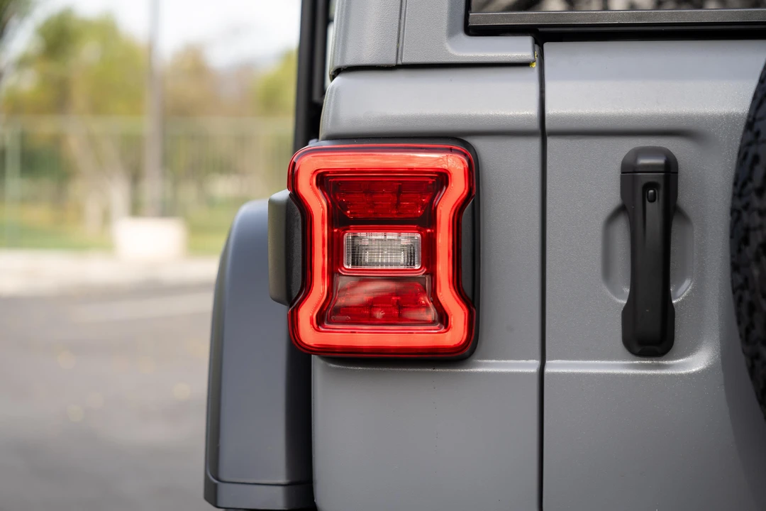 2022 Jeep JL Wrangler - Image 15 of 31