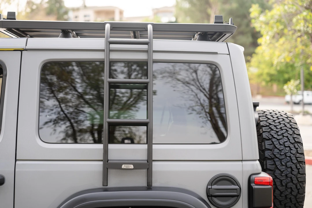 2022 Jeep JL Wrangler - Image 14 of 31