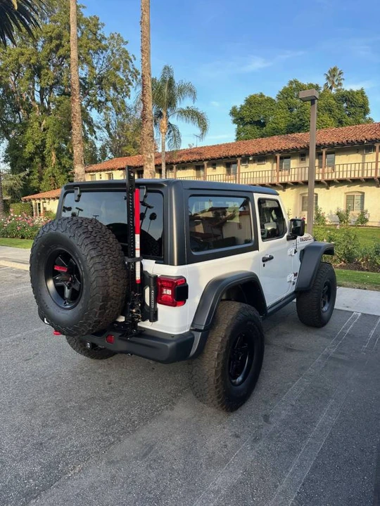 2022 Jeep JL Wrangler - Image 16 of 23