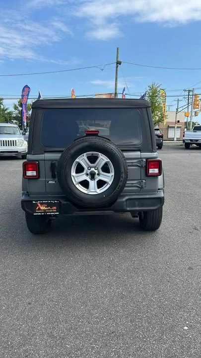 2022 Jeep JL Wrangler - Image 2 of 4