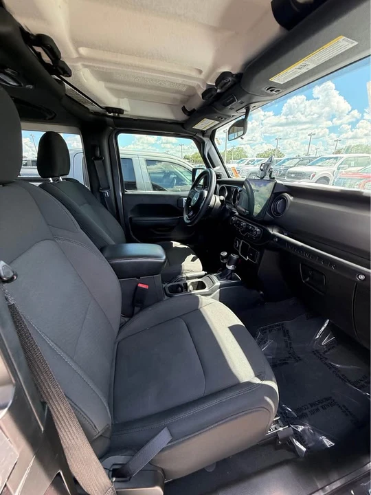 2022 Jeep JL Wrangler - Image 3 of 3