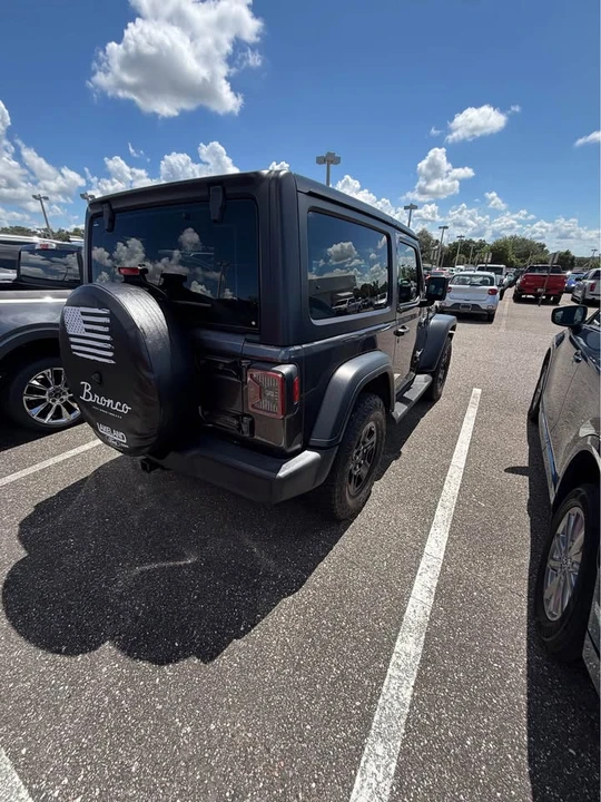 2022 Jeep JL Wrangler - Image 2 of 3