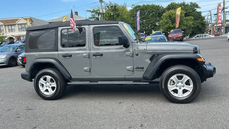 2022 Jeep JL Wrangler - Image 4 of 4